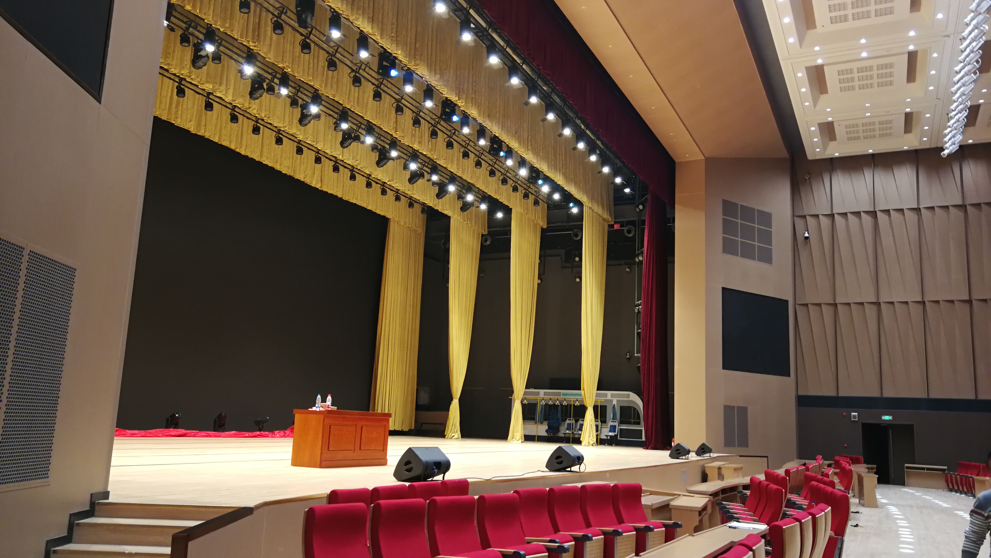 山東濱州市黃河三角洲農產品交易服務中心劇場順利竣工